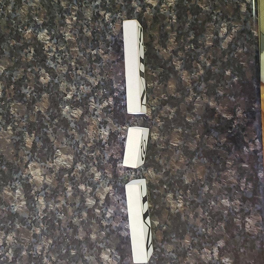 Mr and Mrs decorative blocks - Picture 2 of 4